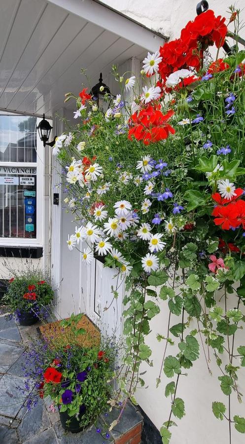 Aarondale Guest House Hartlepool Bagian luar foto