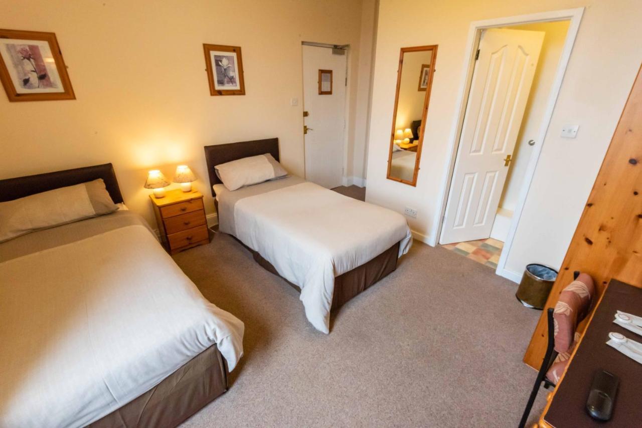 Aarondale Guest House Hartlepool Bagian luar foto