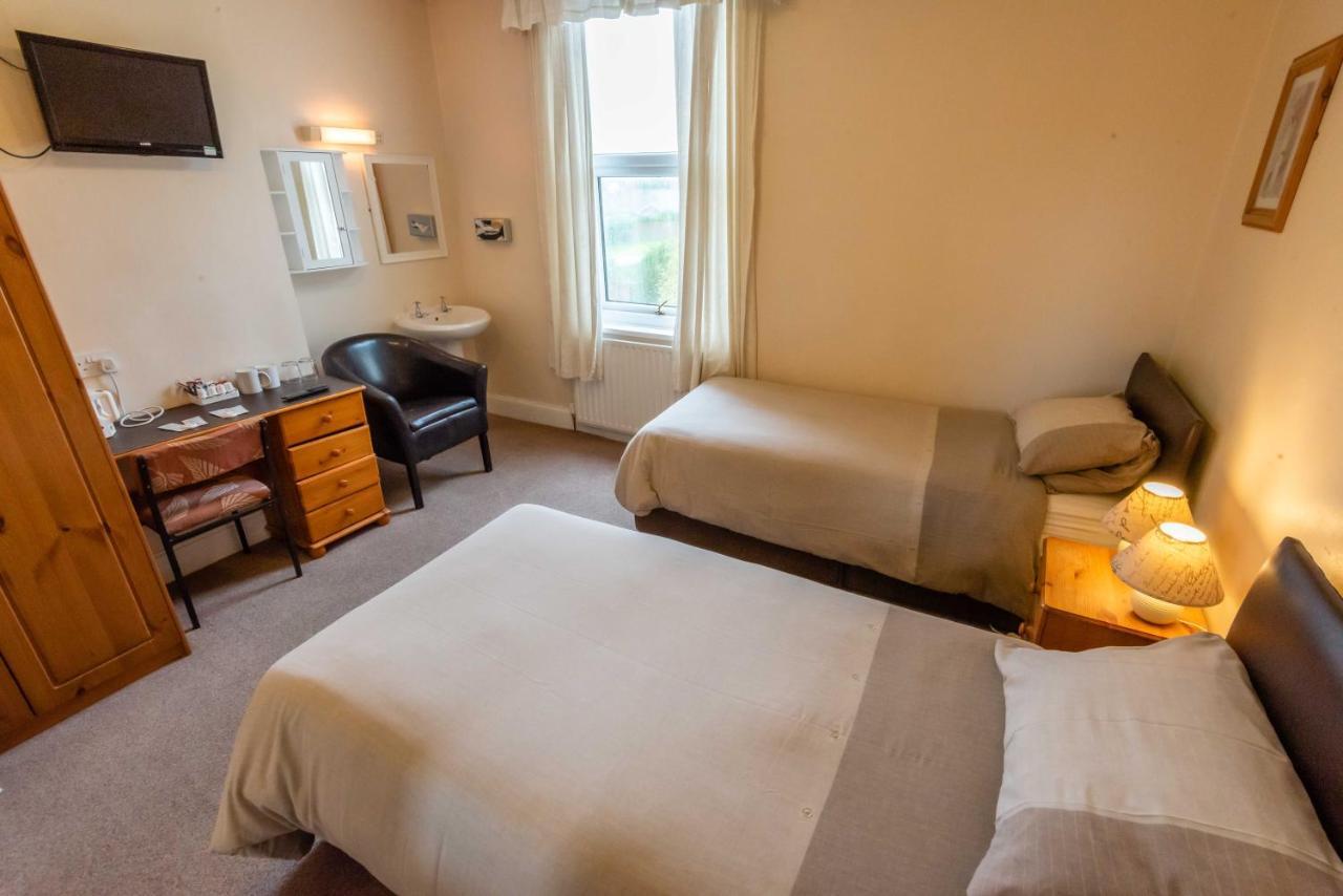 Aarondale Guest House Hartlepool Bagian luar foto