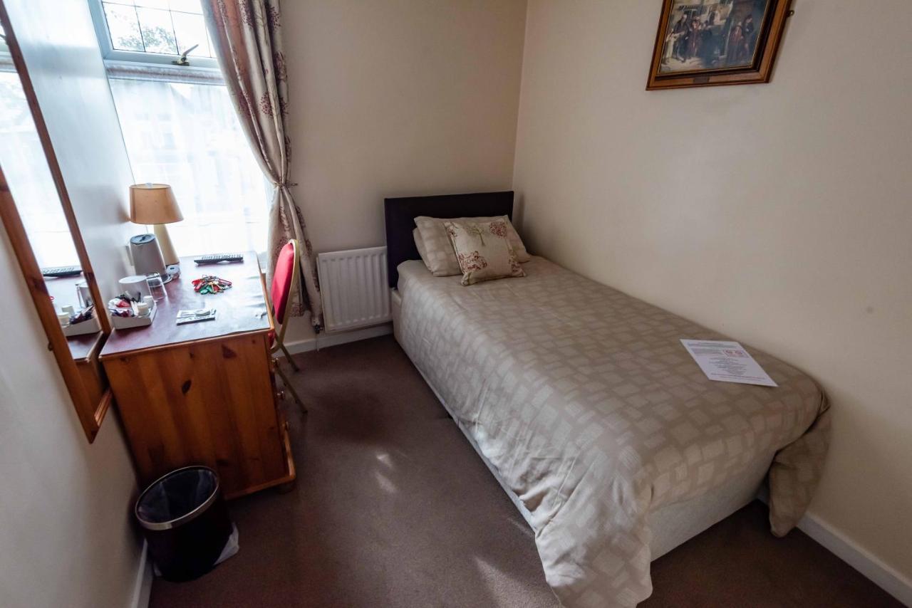 Aarondale Guest House Hartlepool Bagian luar foto